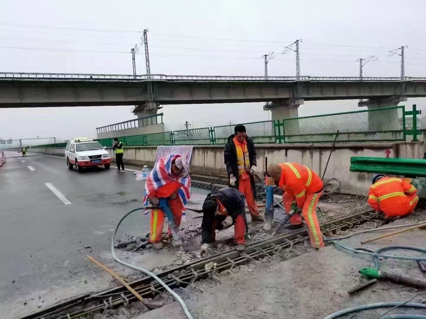 细河桥梁伸缩缝抢修料