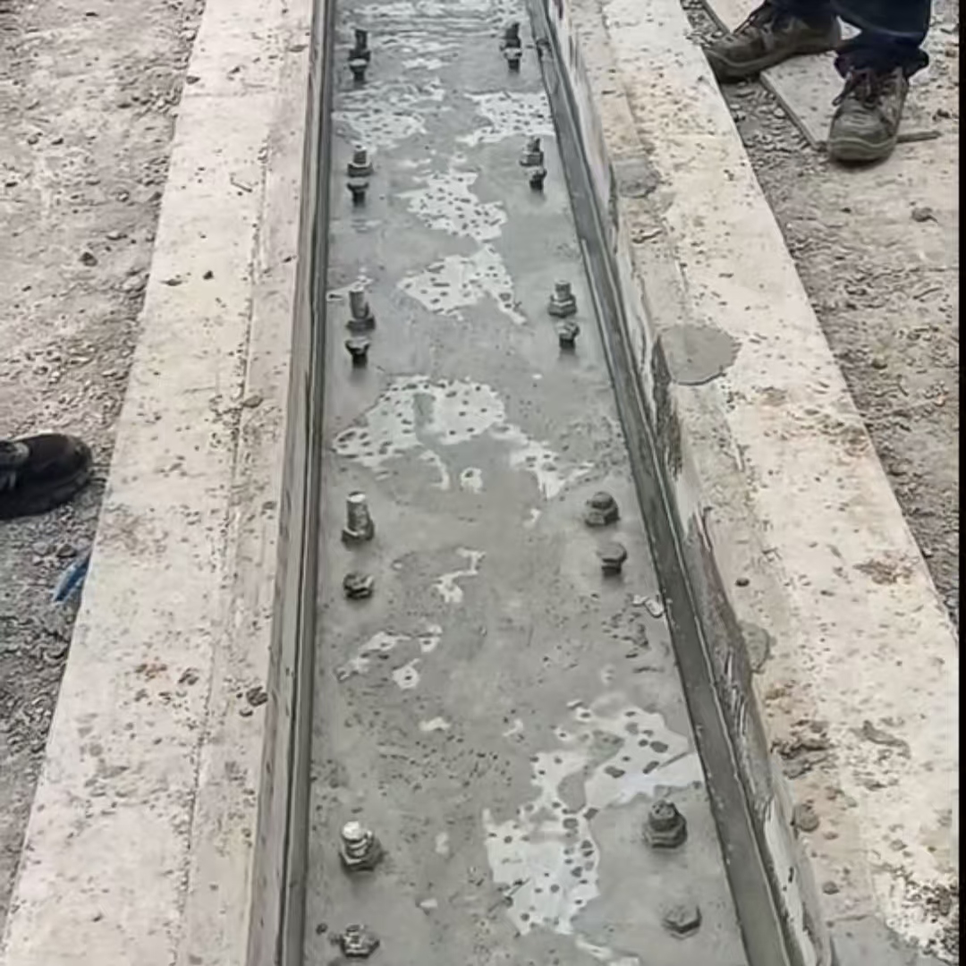 细河港口码头起重机龙门吊重型机械设备稳固用早强快凝轨道胶泥